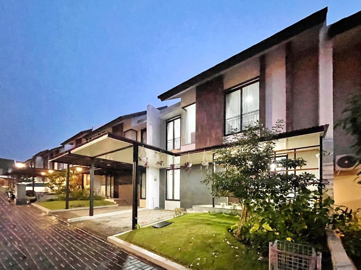 Larisa Homestay Syariah Padalarang Exterior photo