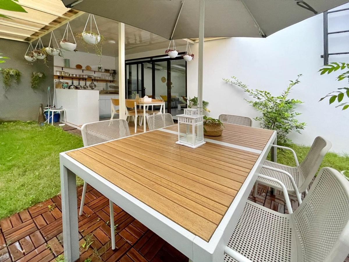 Larisa Homestay Syariah Padalarang Exterior photo